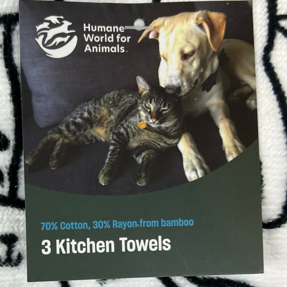 Humane World for Animals’ ‘Black & White Cats’ Dish Towels (3). NWT. Firm! - Picture 3 of 3